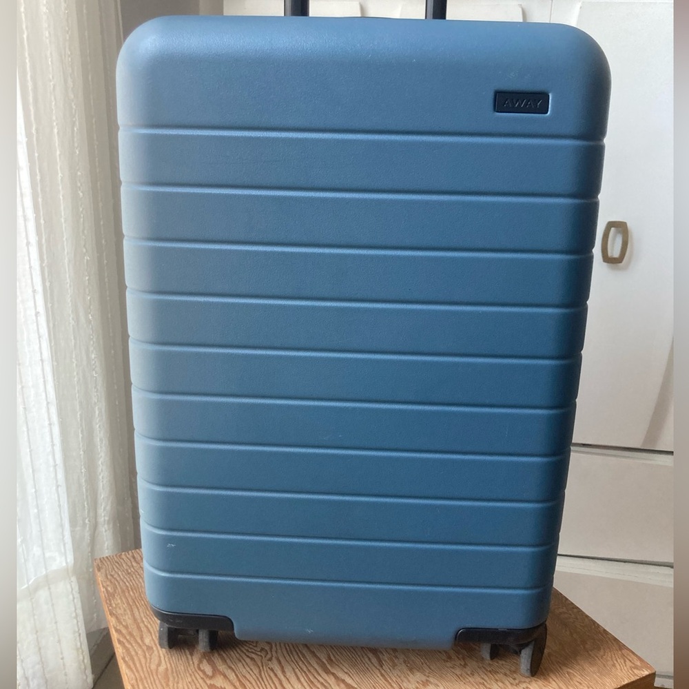 Away Carry-on Luggage with removable battery